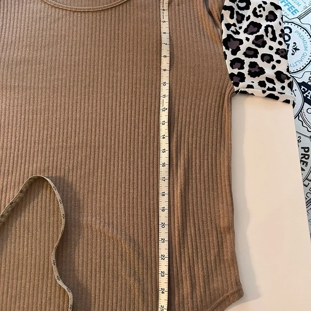 EMERY Rose Pullover Top / Tan W/Leopard Print LS Top NWOT Size M - Picture 4 of 5